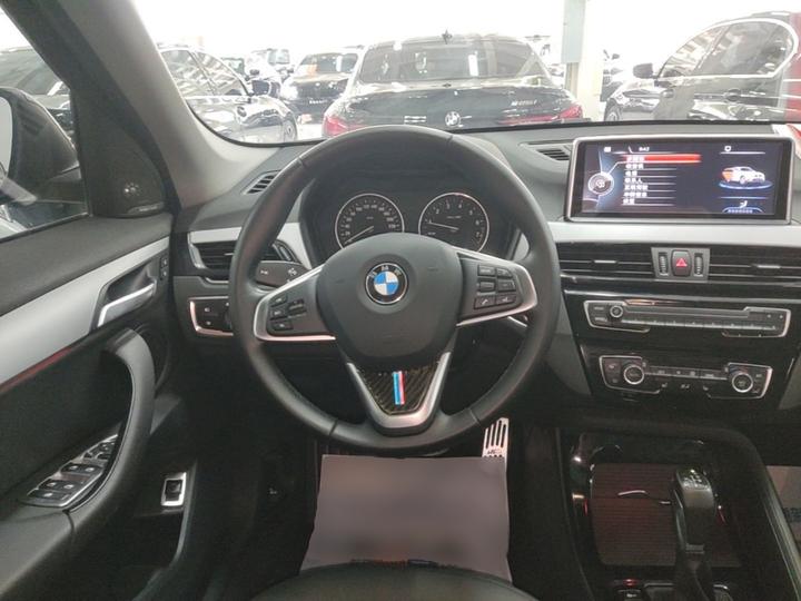 X1 2016 sDrive18Li Exclusive photo 6