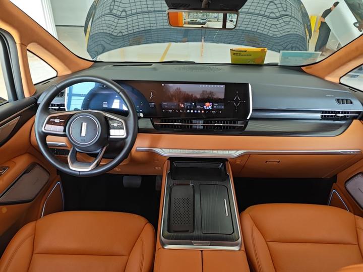 2023 AWD Flagship photo 5