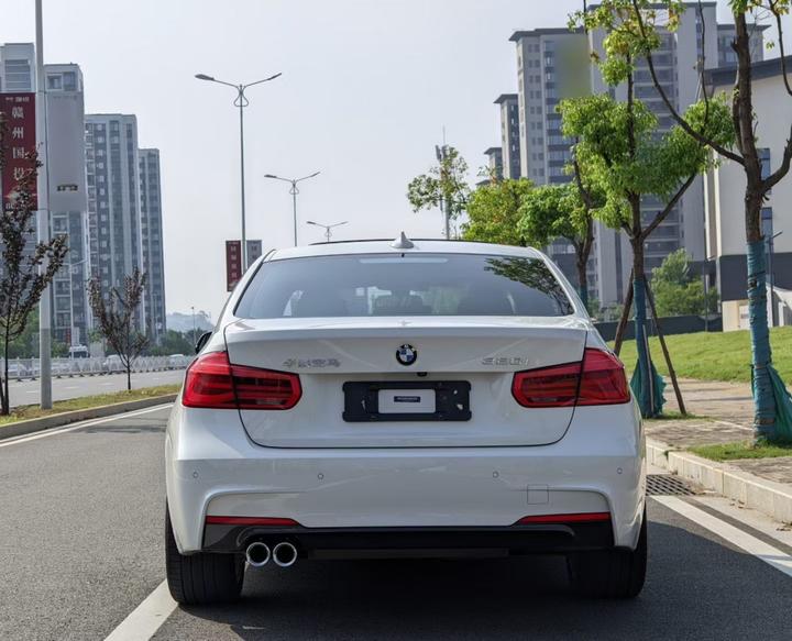 3 Series 2018 320i M Sport Package photo 3