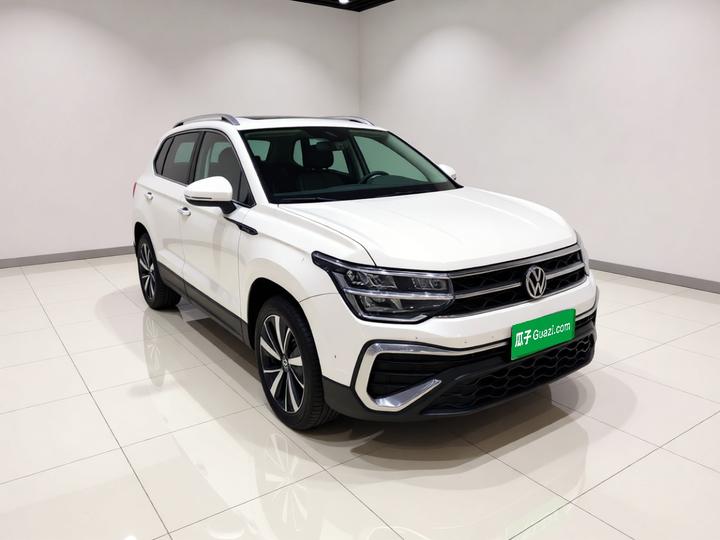 Tharu 2023 300TSI RWD photo 3