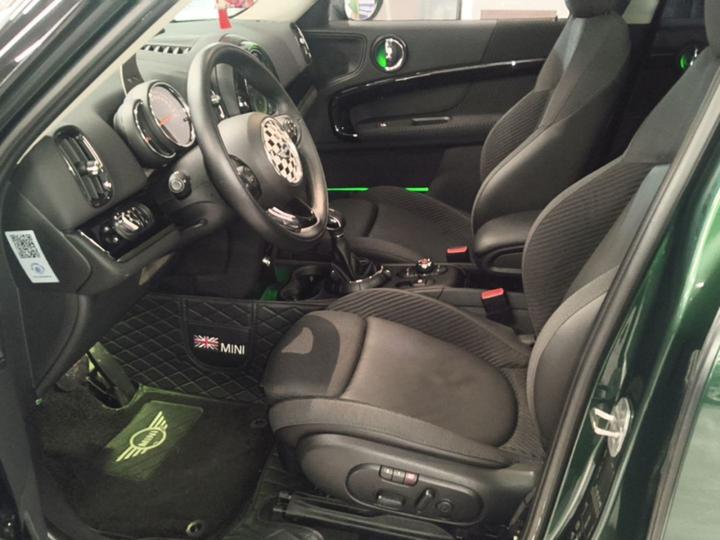 2017 1.5T COOPER ALL4 photo 6