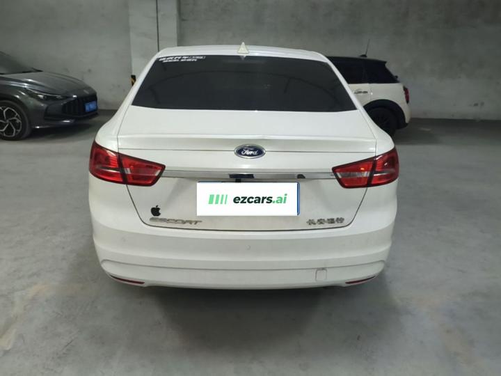 Escort 2015 1.5L MT Fashion photo 6
