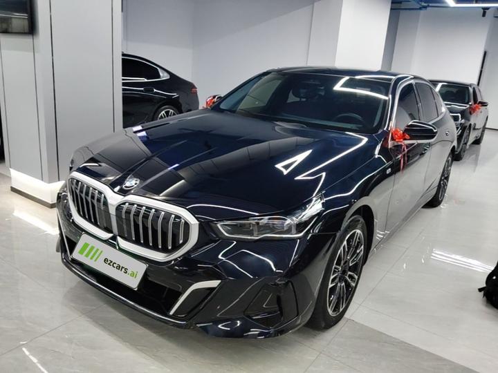 5 Series 2025 525Li M Sport Package