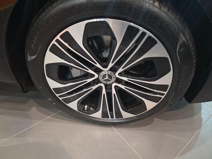 E-Class 2026 E 300 L Luxury photo 8