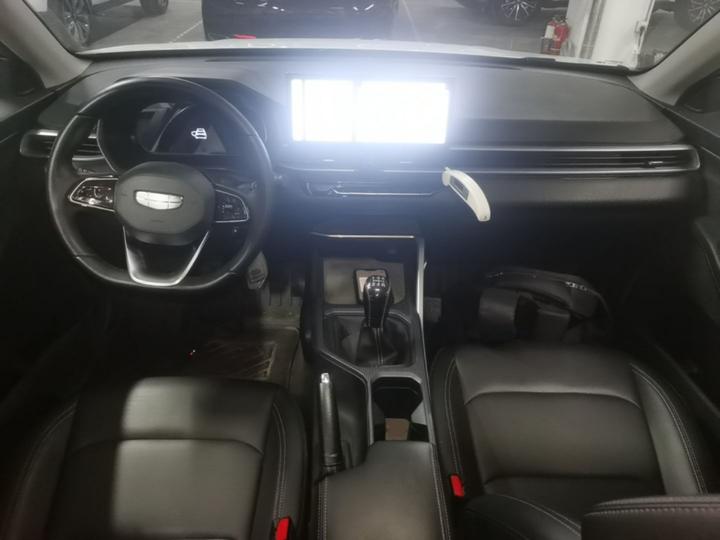 Emgrand 2025 4 1.5L MT photo 5