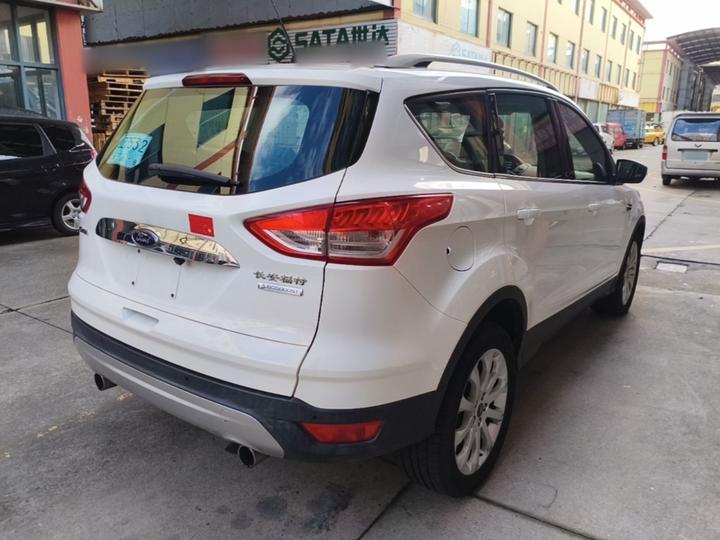 Kuga 2015 1.5L GTDi RWD photo 4
