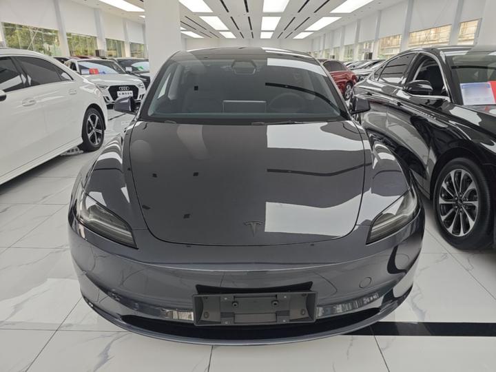 Model 3 2023 RWD photo 2