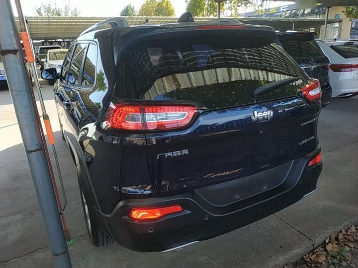 Cherokee 2017 2.0L photo 4