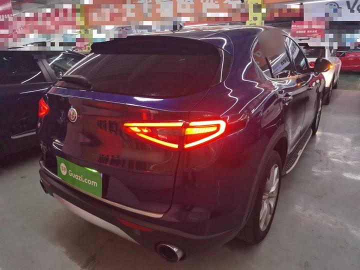 Alfa Romeo Stelvio 2017 2.0T 200HP Elite photo 3
