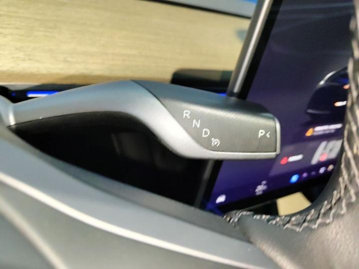 Model Y 2022 RWD photo 8