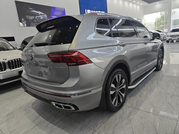 Tiguan L 2022 330TSI AT RWD R-Line photo 4