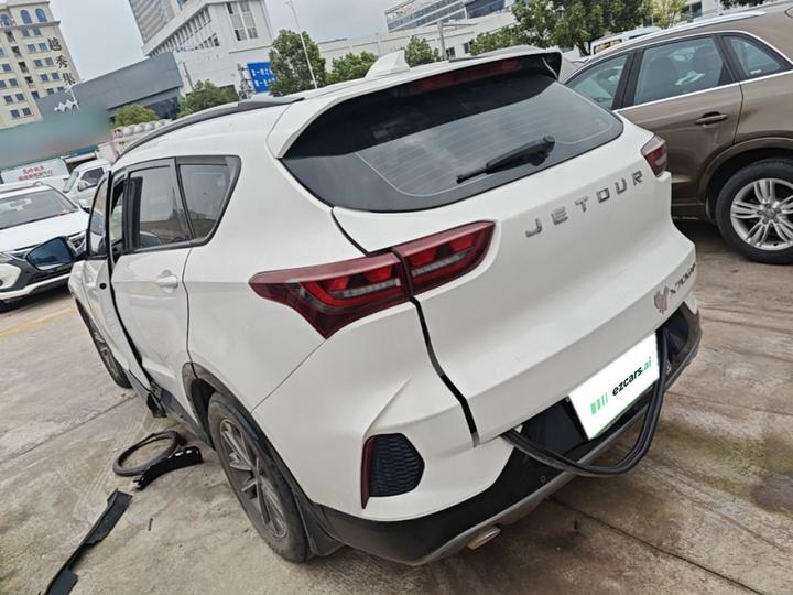 X70 Coupe 2020 1.6T DCTCool 7-Seater photo 4