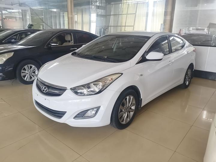Elantra 2015 1.6L AT Fashion