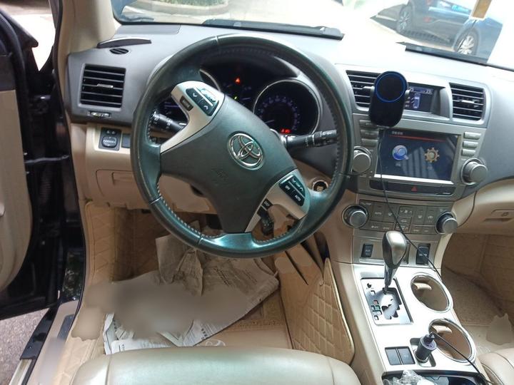 Highlander 2013 2.7L RWD 7-Seater photo 3