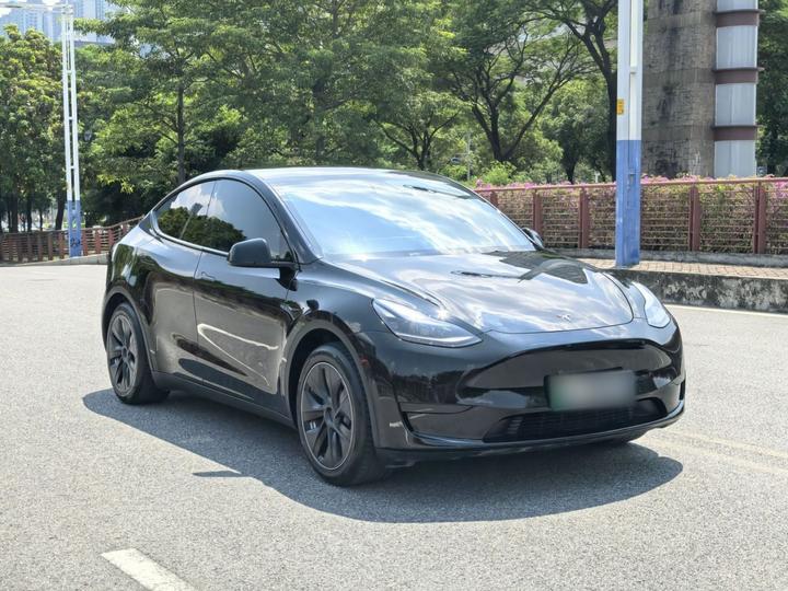 Model Y 2022 Facelift RWD photo 3