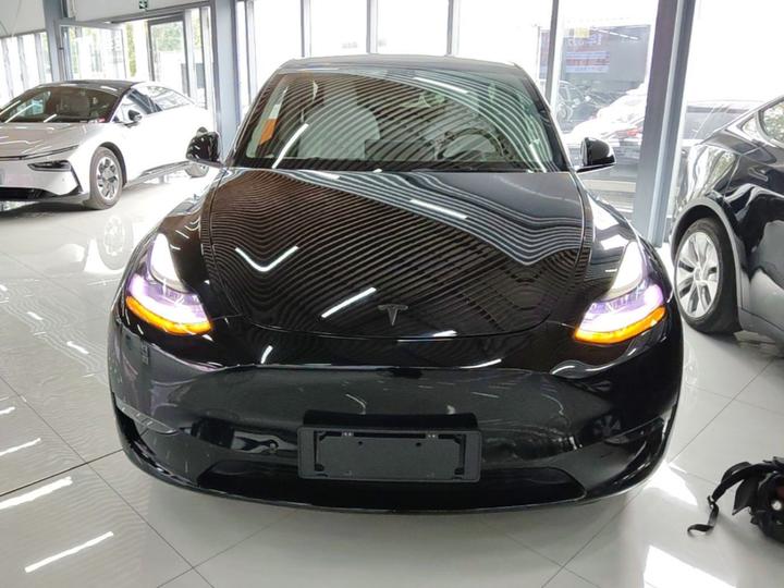 Model Y 2021 Standard Range RWD photo 2