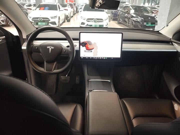Model Y 2024 RWD photo 5