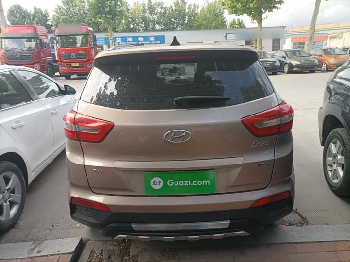 ix25 2015 2.0L AT AWD Premium DLX photo 3