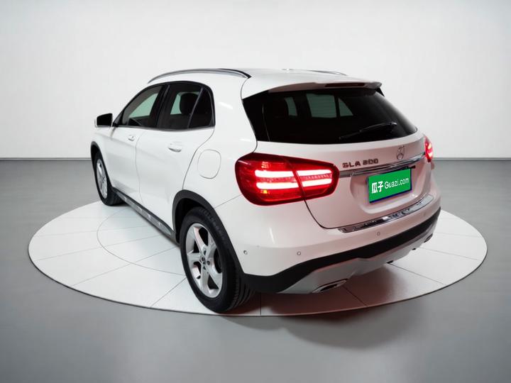 GLA 2017 GLA 200 Dynamic photo 4