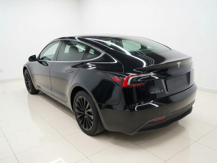 Model 3 2023 RWD photo 4