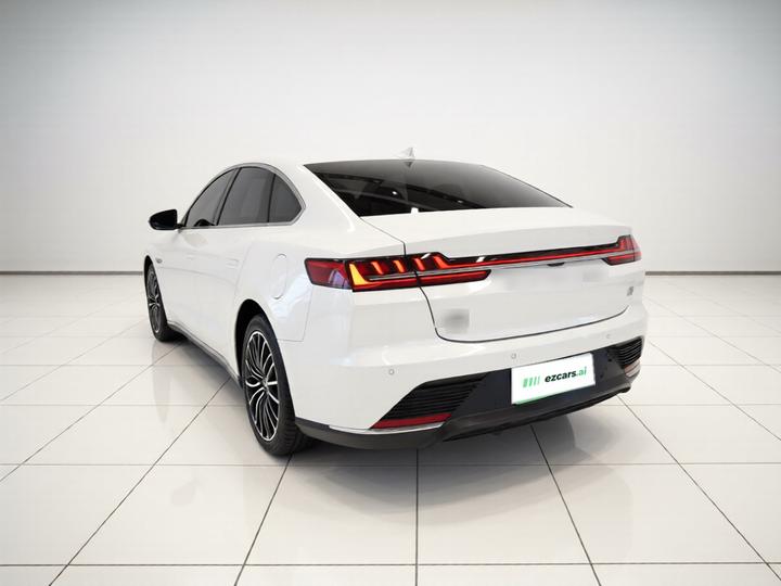 Han 2021 EV Standard Range Luxury photo 4