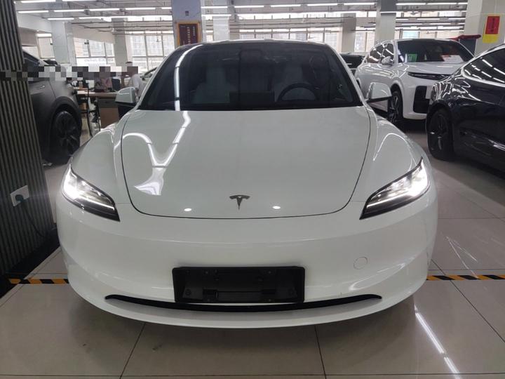 Model 3 2025 RWD photo 2