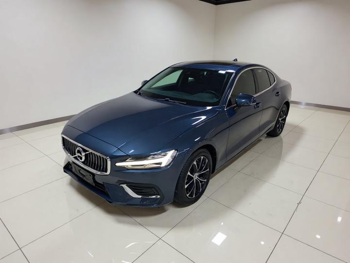 S60 2022 B4 Luxury