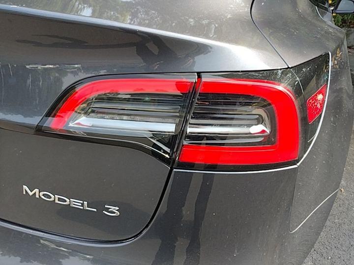 Model 3 2022 RWD photo 7