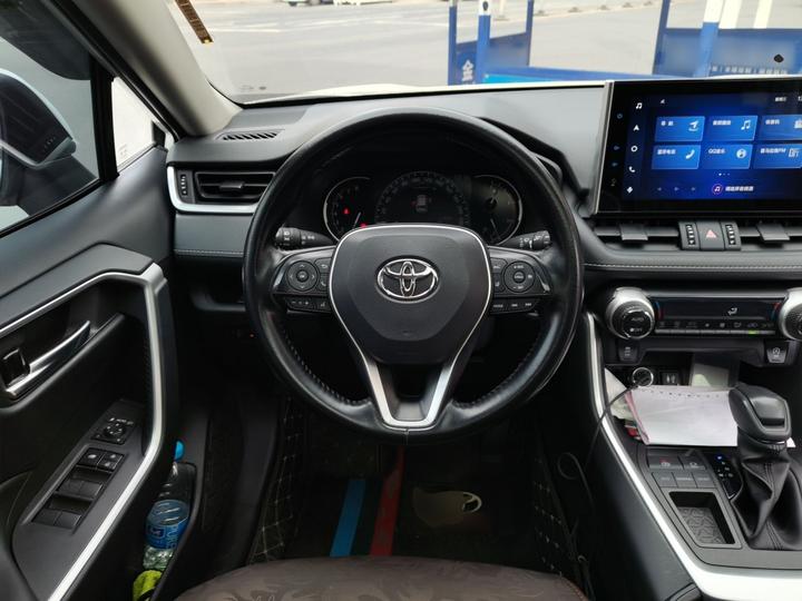 RAV4 2022 2.0L CVT RWD photo 7