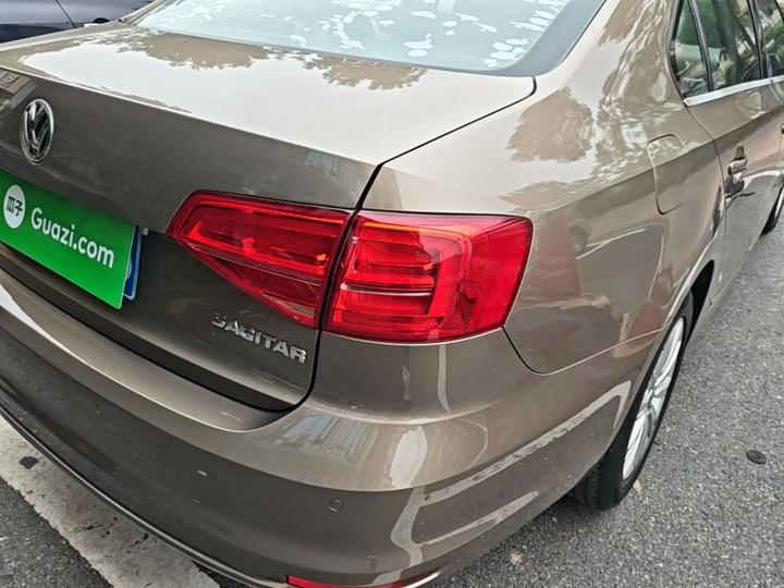 Sagitar 2015 1.6L AT Comfort photo 7