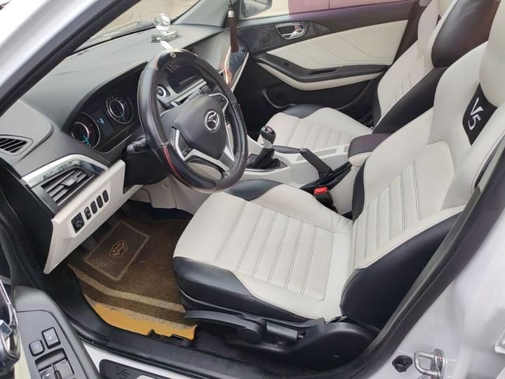 V5 2017 1.5L MT photo 6
