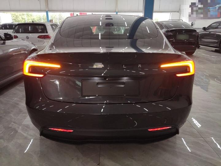 Model 3 2023 Long Range AWD photo 3