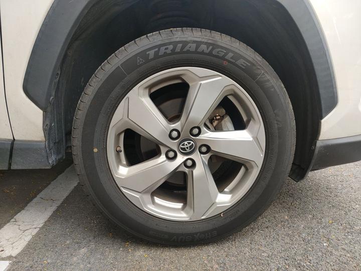 RAV4 2020 2.0L CVT RWD photo 8