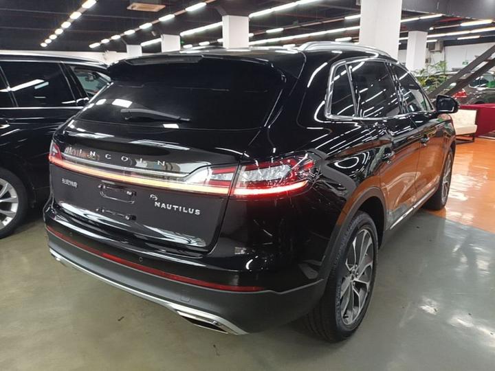 Nautilus 2021 2.0T AWD Exclusive photo 4