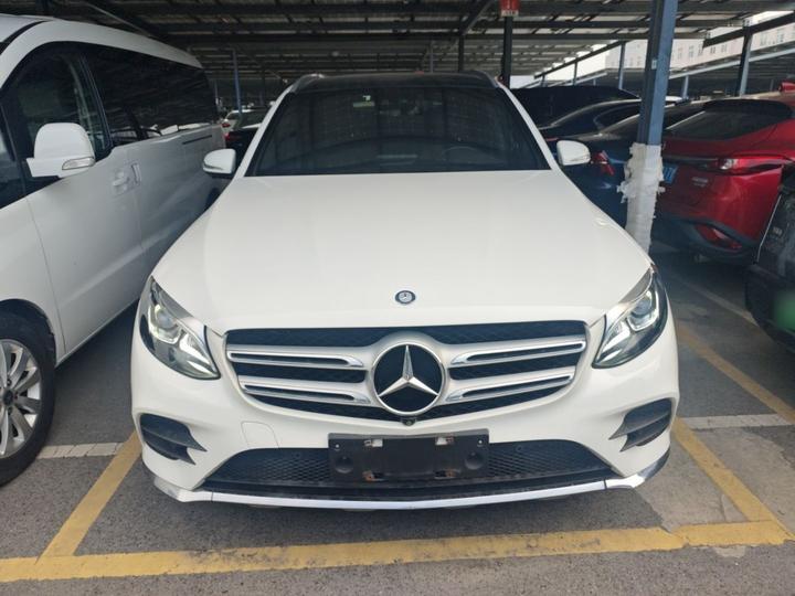 GLC 2017 GLC 260 4MATIC Luxury photo 2