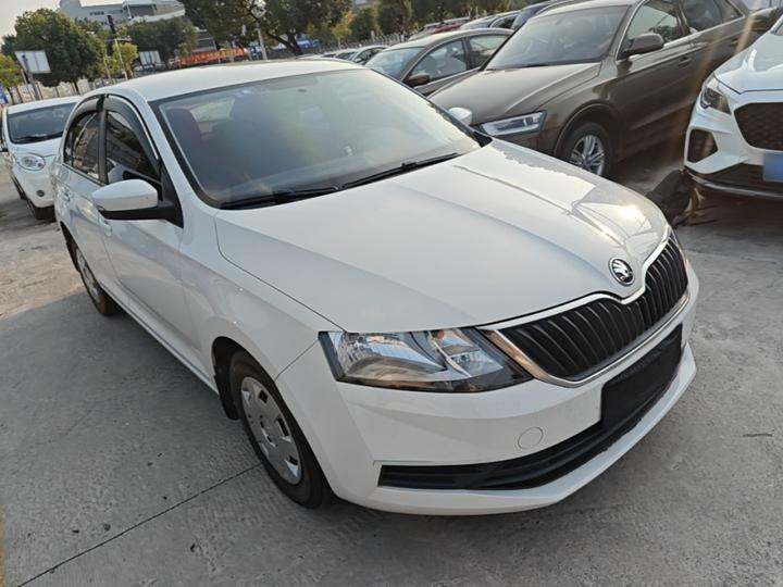 Rapid 2018 1.6L MT Standard photo 3