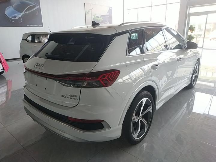 Q4 e-tron 2023 40 e-tron photo 4