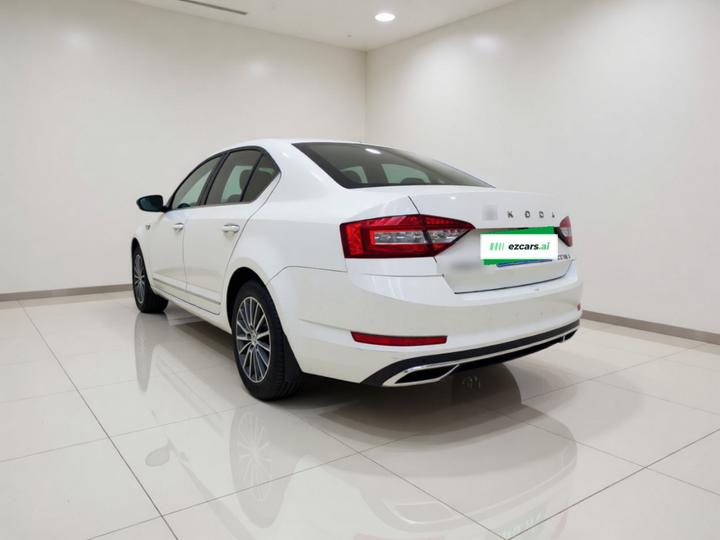 Octavia 2019 1.5L AT Luxury China VI photo 4