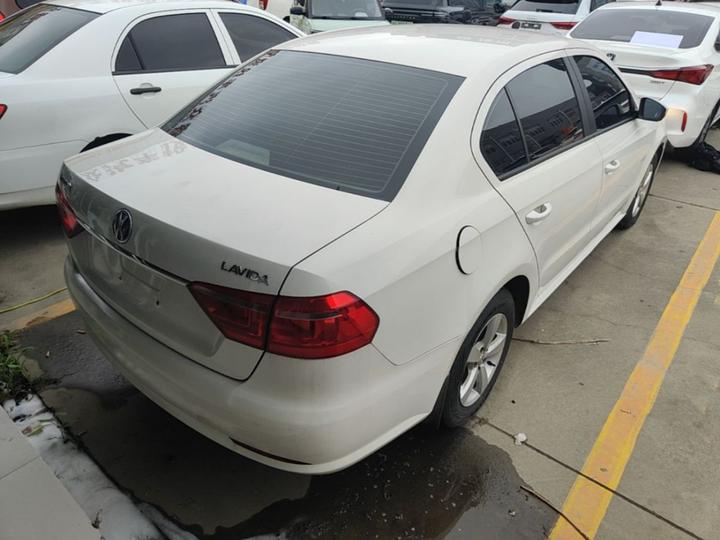 Lavida 2013 Facelift Classic 1.6L AT photo 4