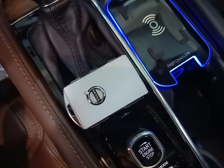 XC90 2018 T6 7-Seater photo 8