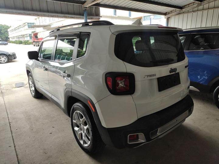 Renegade 2016 1.4T AT photo 4