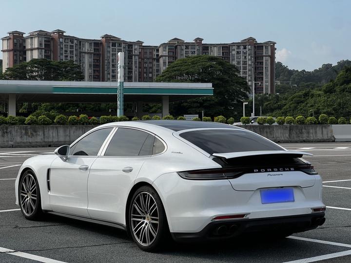 2017 Panamera Executive Extended 3.0T photo 4
