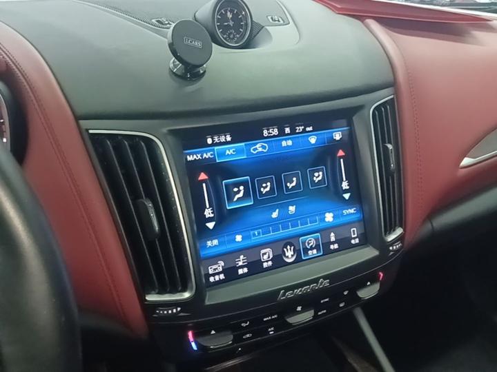 Levante 2016 3.0T Standard photo 8