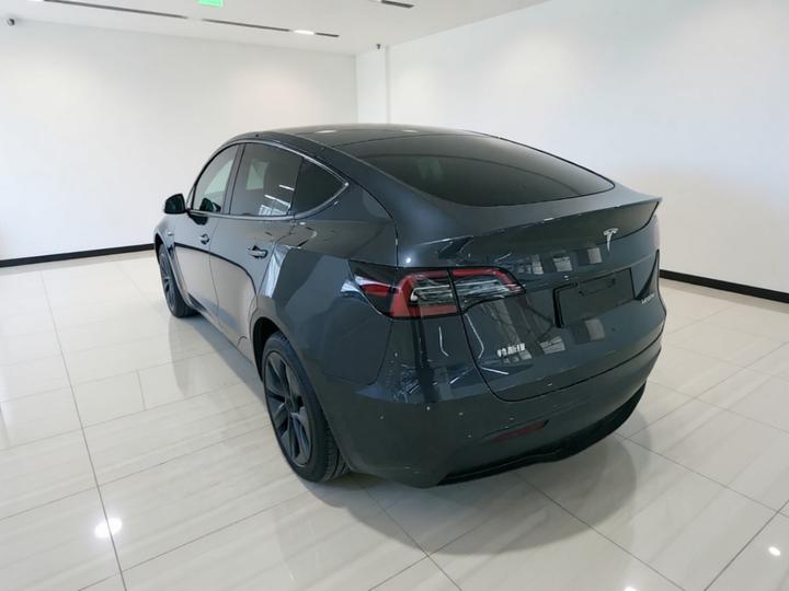 Model Y 2024 RWD photo 4