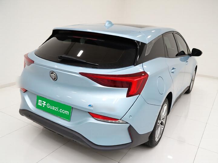 6 2020 PHEV photo 6