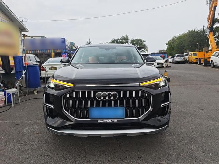 Q6 2024 40 TFSI quattro 7-Seater photo 2