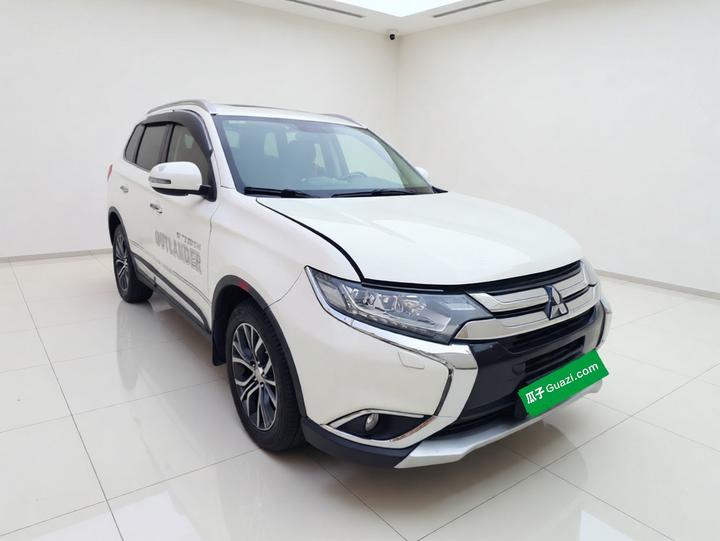 Outlander 2016 2.4L AWD Luxury 7-Seater photo 3