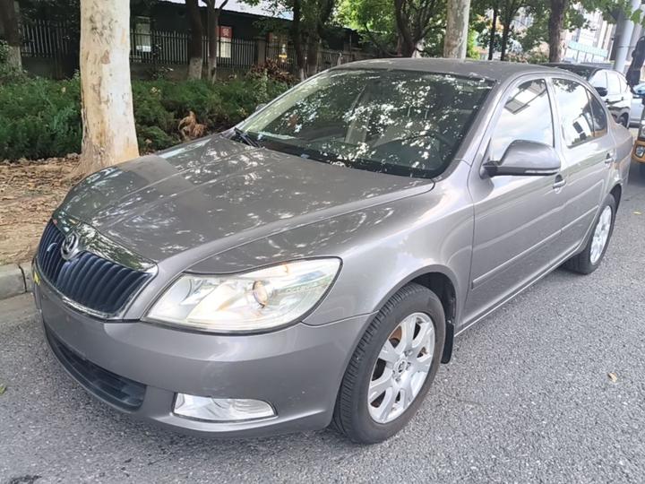 Octavia 2015 Classic 1.6L AT