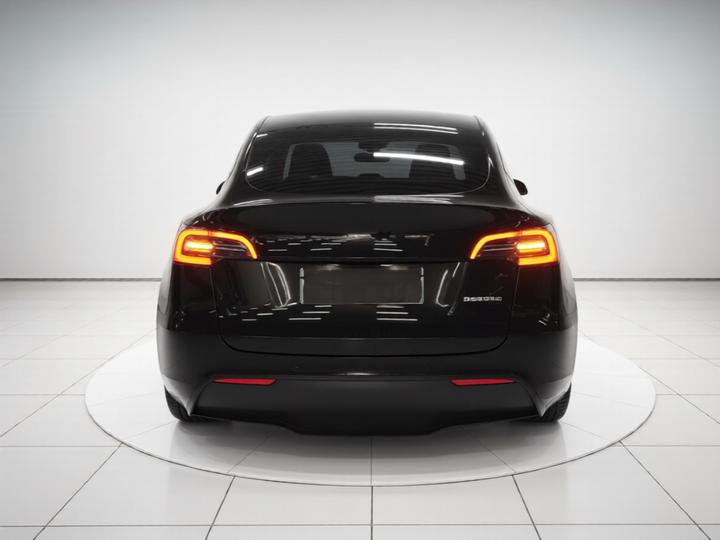 Model Y 2021 Standard Range RWD photo 3