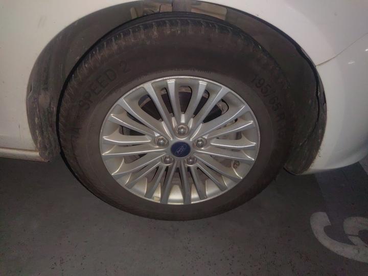 Escort 2015 1.5L MT Comfort photo 8